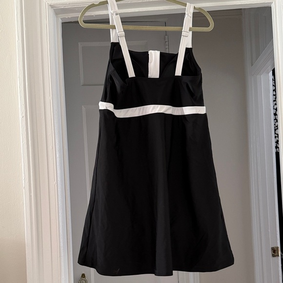 NWT Lands' End Black and White Women's Swim Dress One Piece. Size XL / 18 - Picture 3 of 10